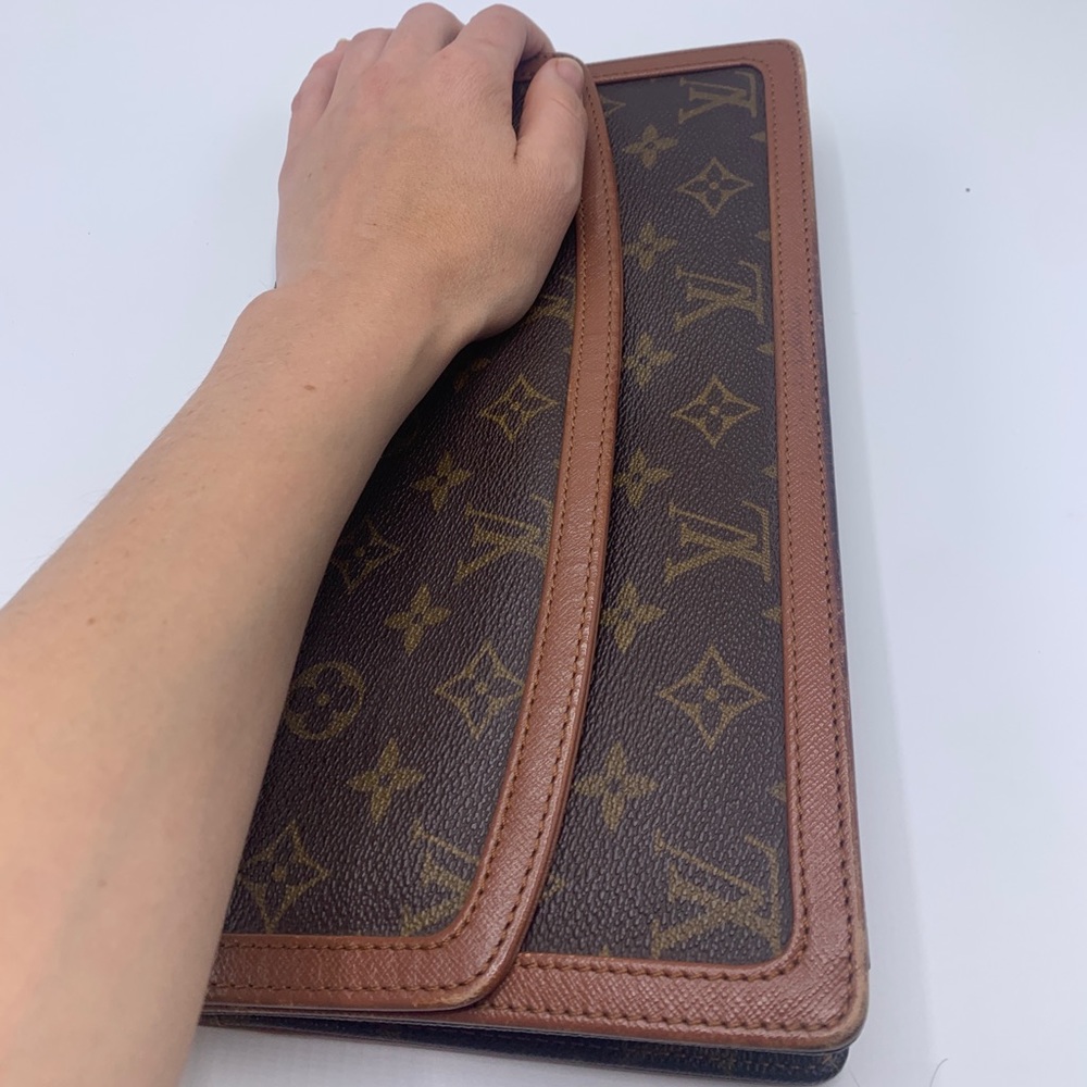 Louis Vuitton Brown Monogram Clutch with Tan Trim - Picture 15 of 16